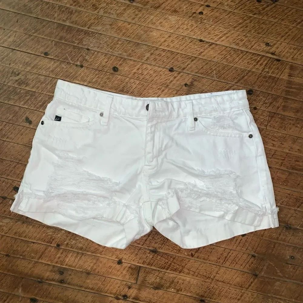 Kancan white distressed cuffed M normcore denim shorts